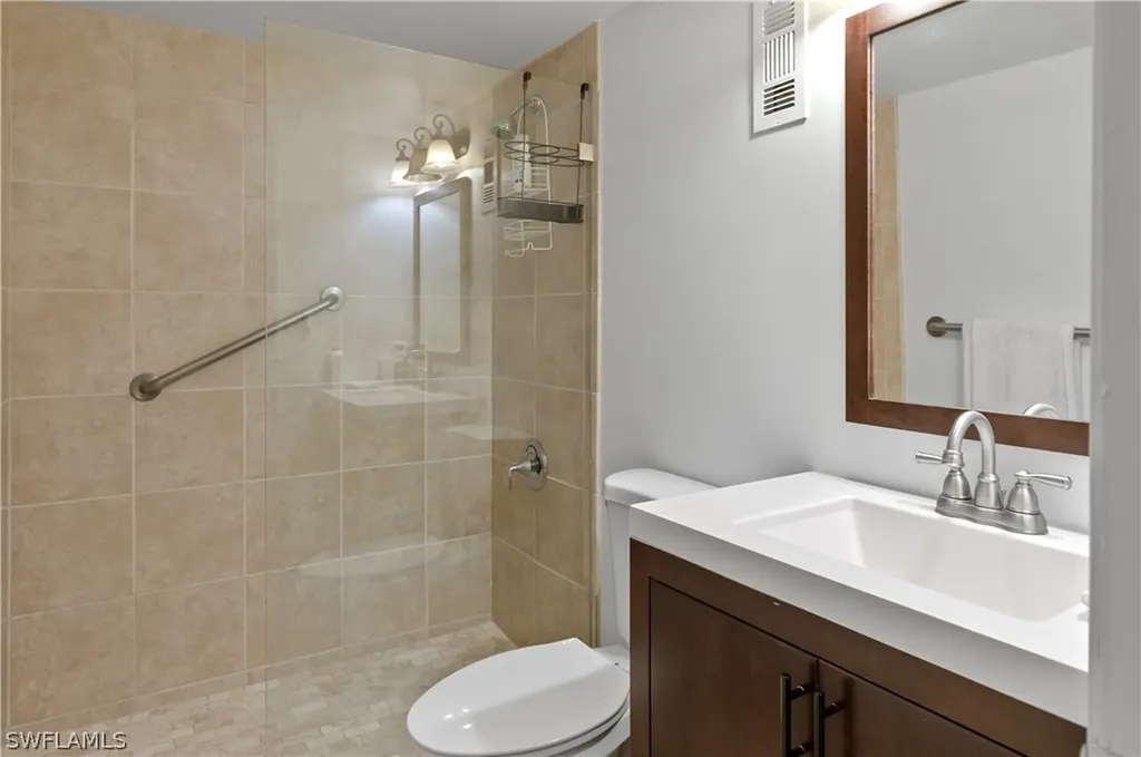 1538 Mainsail Drive Naples FL 34114