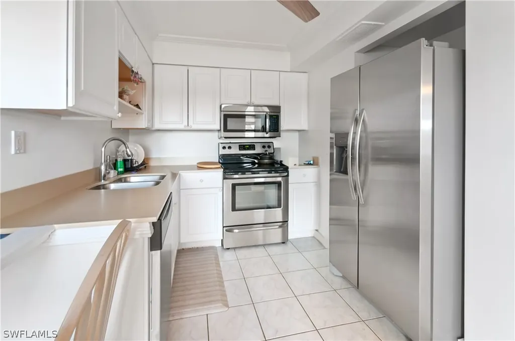 1538 Mainsail Drive Naples FL 34114