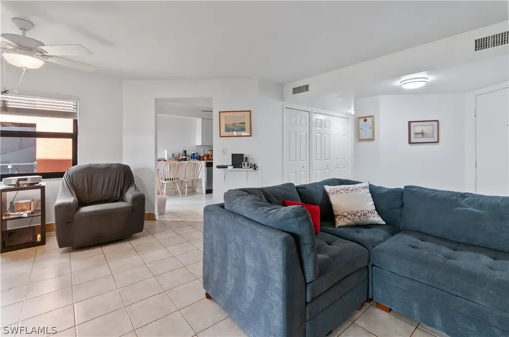1538 Mainsail Drive Naples FL 34114