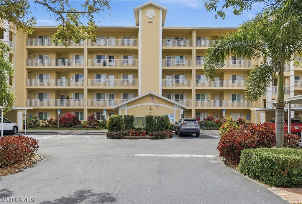 Estero FL, 19851 Breckenridge Drive, Unit 102