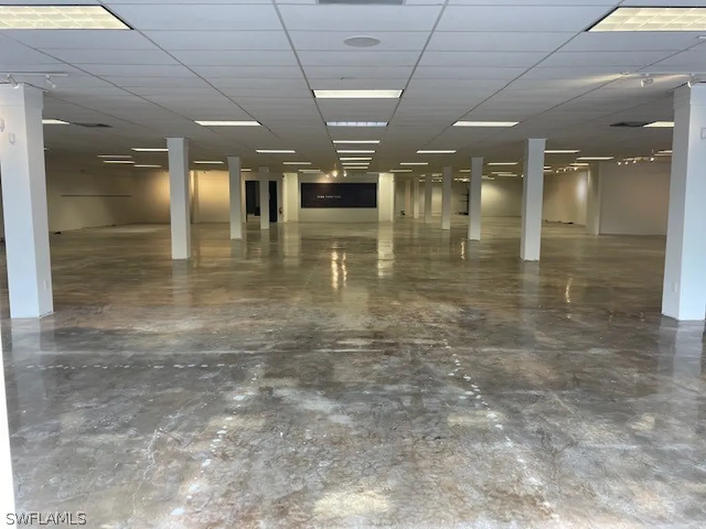 2665 Davis Boulevard Naples FL 34104