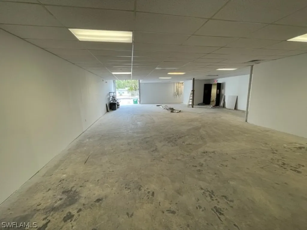 2665 Davis Boulevard Naples FL 34104
