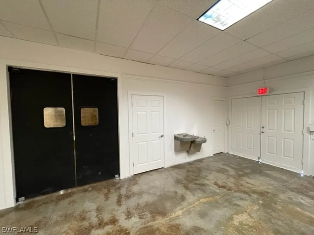 2665 Davis Boulevard Naples FL 34104