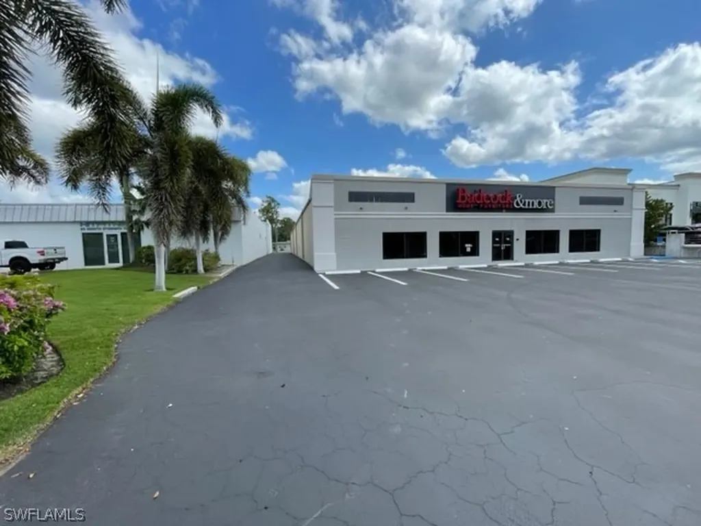 2665 Davis Boulevard Naples FL 34104