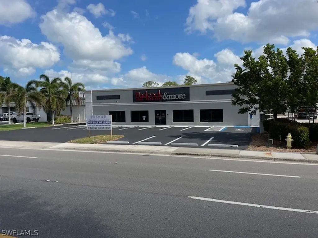 2665 Davis Boulevard Naples FL 34104