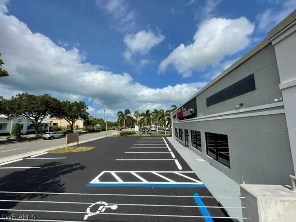 2665 Davis Boulevard Naples FL 34104
