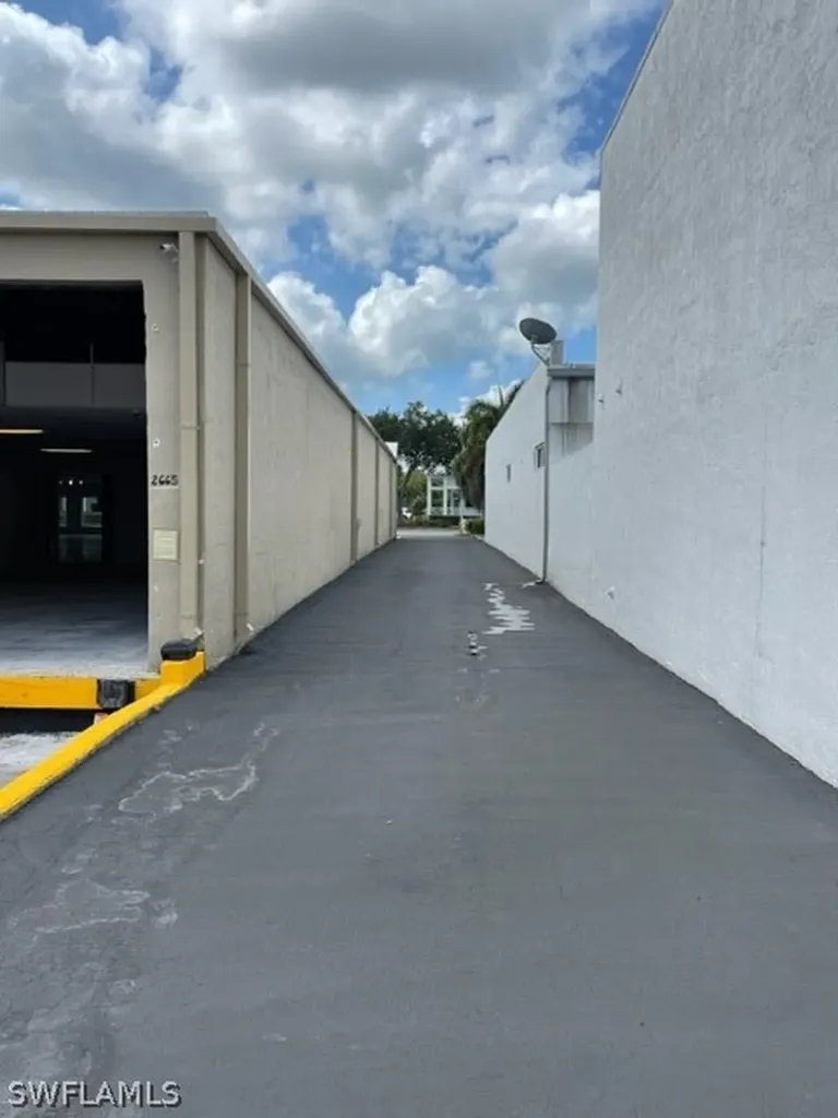 2665 Davis Boulevard Naples FL 34104