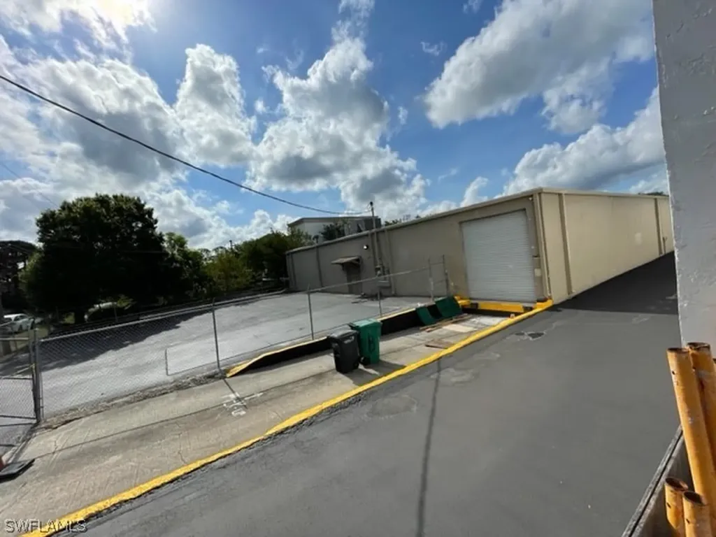 2665 Davis Boulevard Naples FL 34104