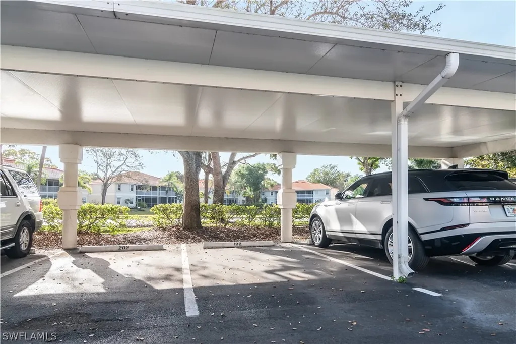 2585 Old Groves Road Naples FL 34109