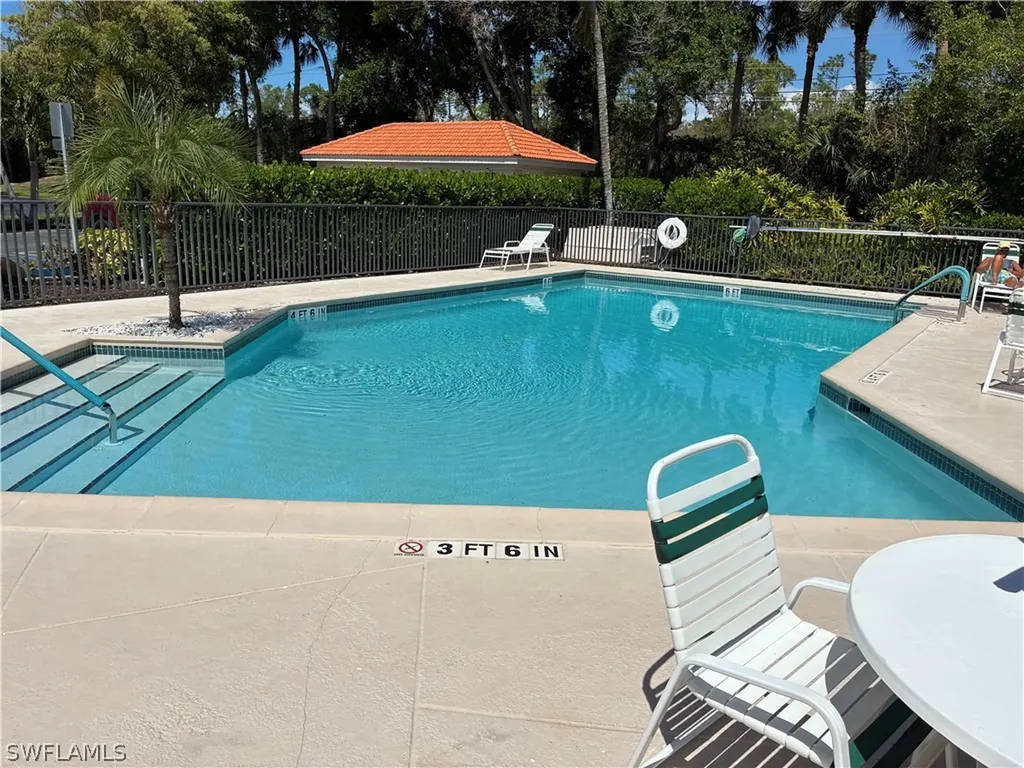2585 Old Groves Road Naples FL 34109