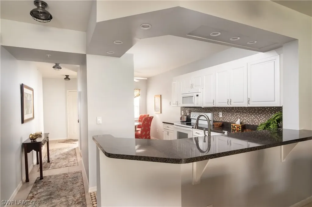 2585 Old Groves Road Naples FL 34109