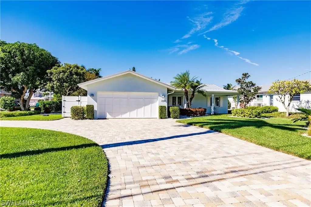 Naples FL, 1590 Sandpiper Street