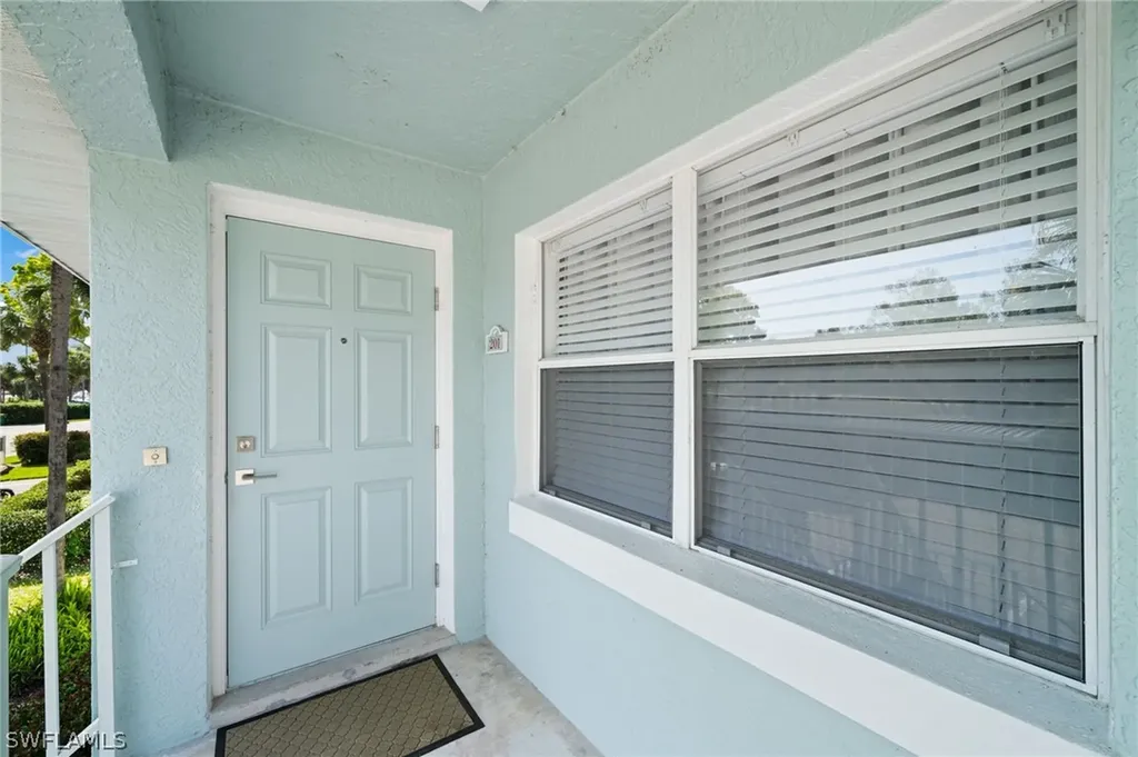 121 Wading Bird Circle Naples FL 34110