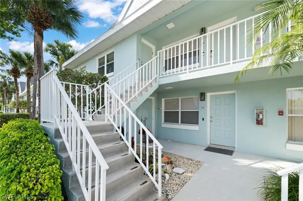 121 Wading Bird Circle Naples FL 34110