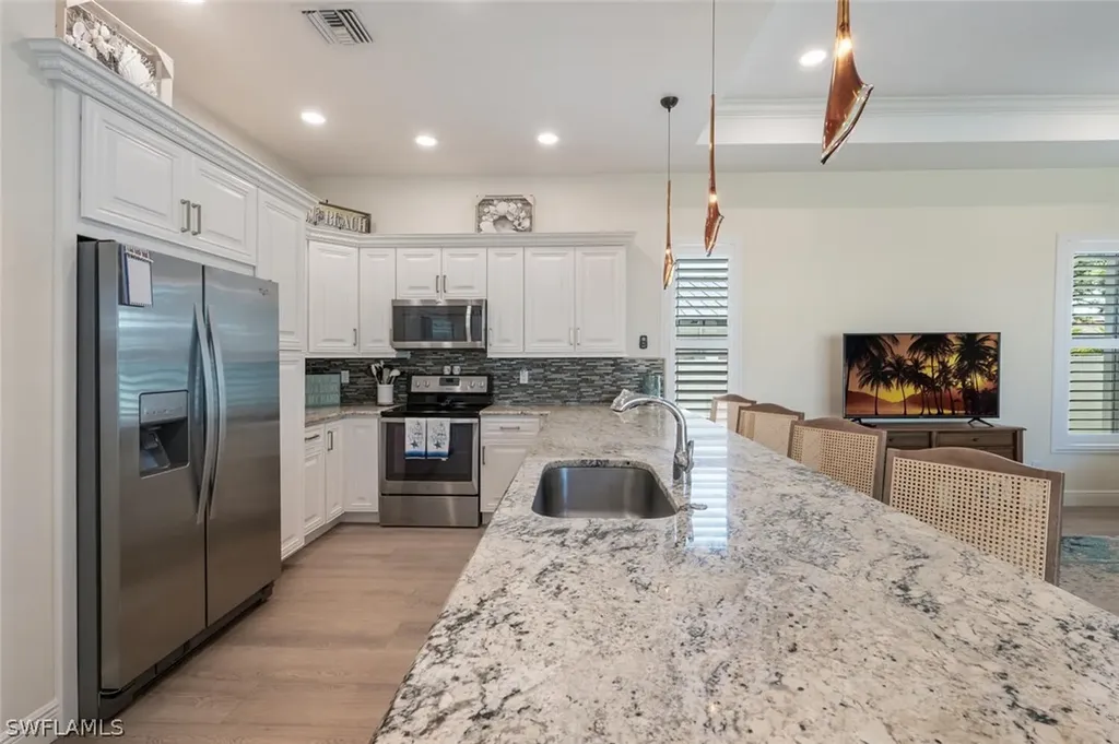 730 95th Avenue N Naples FL 34108