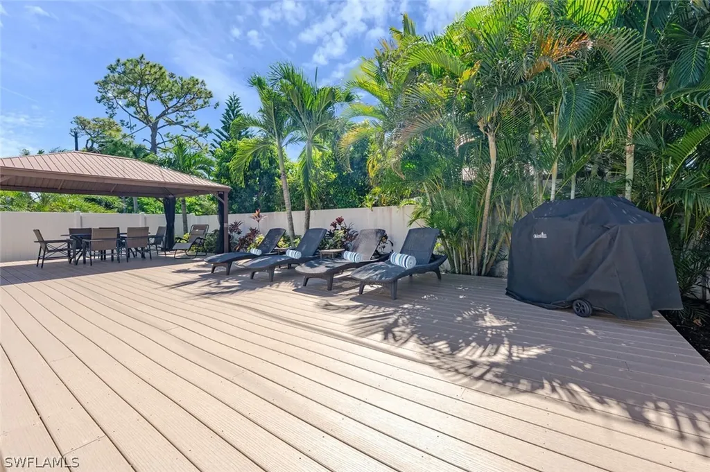 730 95th Avenue N Naples FL 34108