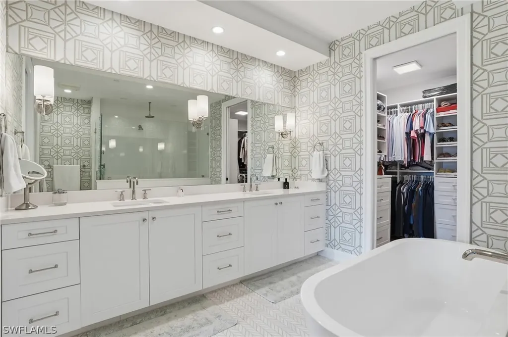 1115 Central Avenue Naples FL 34102