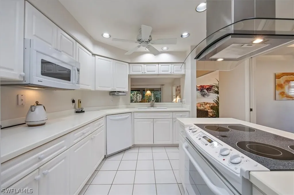 203 Via Perignon Naples FL 34119