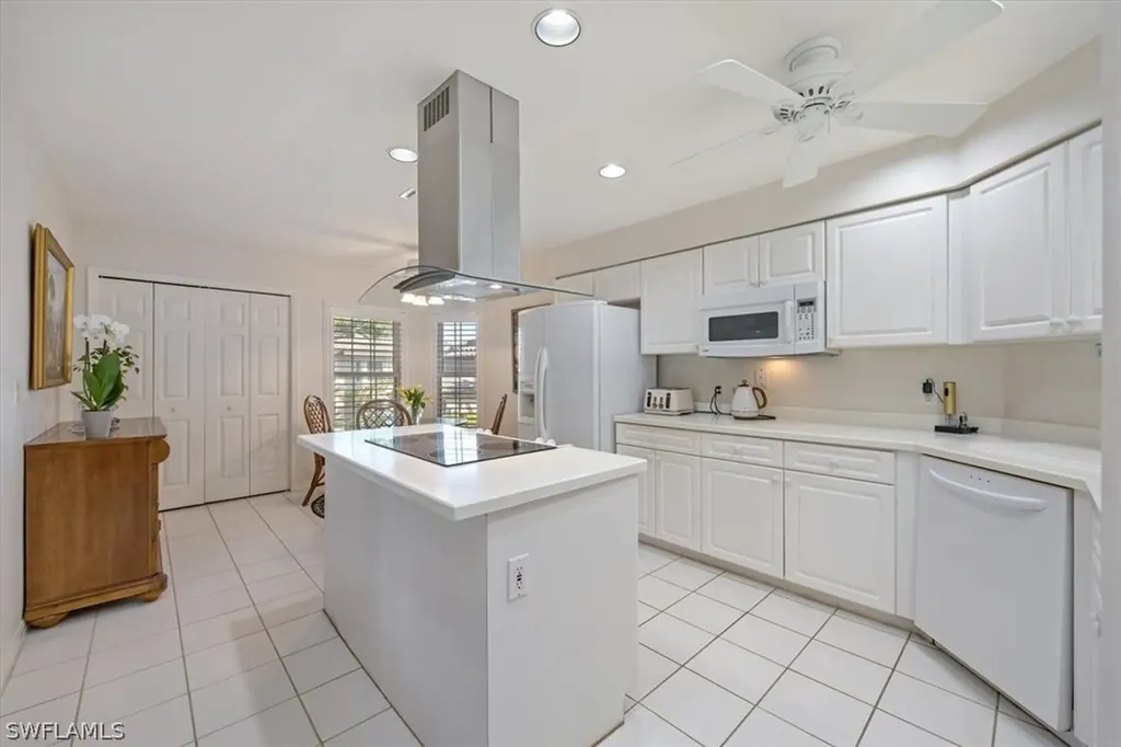 203 Via Perignon Naples FL 34119