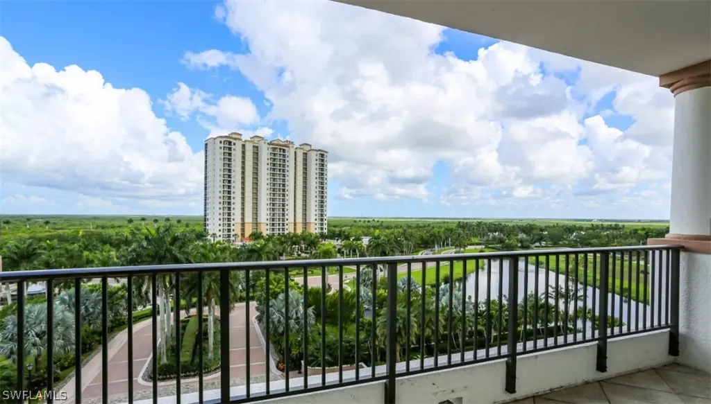 1060 Borghese Lane Naples FL 34114