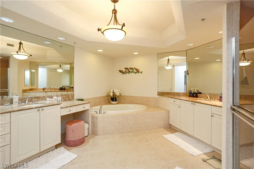 1060 Borghese Lane Naples FL 34114