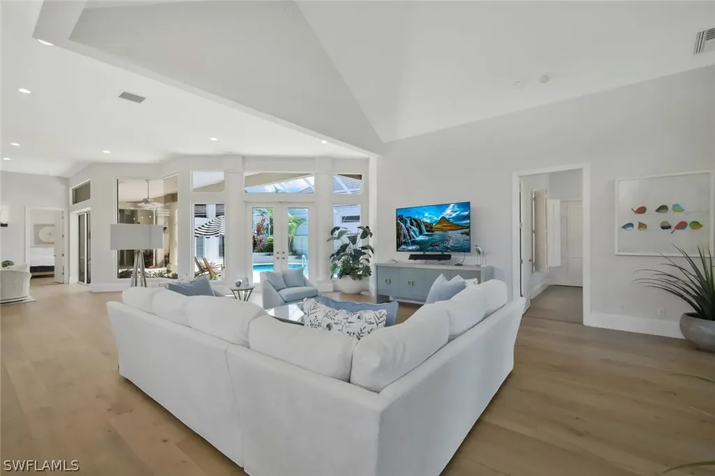 109 Greenfield Court Naples FL 34110