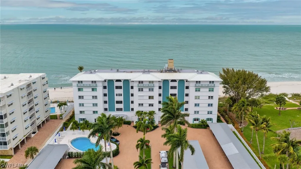 Naples FL, 2011 Gulf Shore Boulevard N, Unit 64,65/66