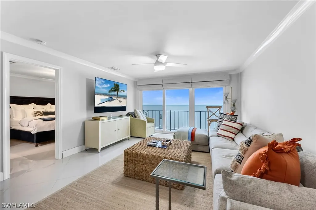 2011 Gulf Shore Boulevard N Naples FL 34102
