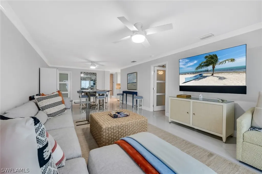 2011 Gulf Shore Boulevard N Naples FL 34102