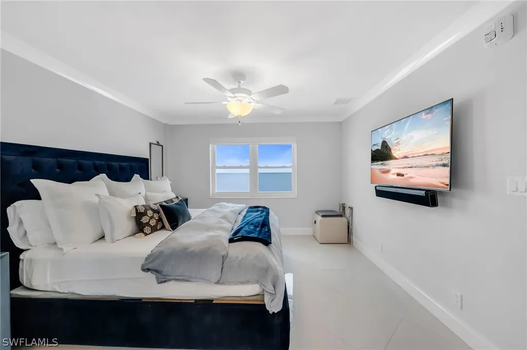 2011 Gulf Shore Boulevard N Naples FL 34102