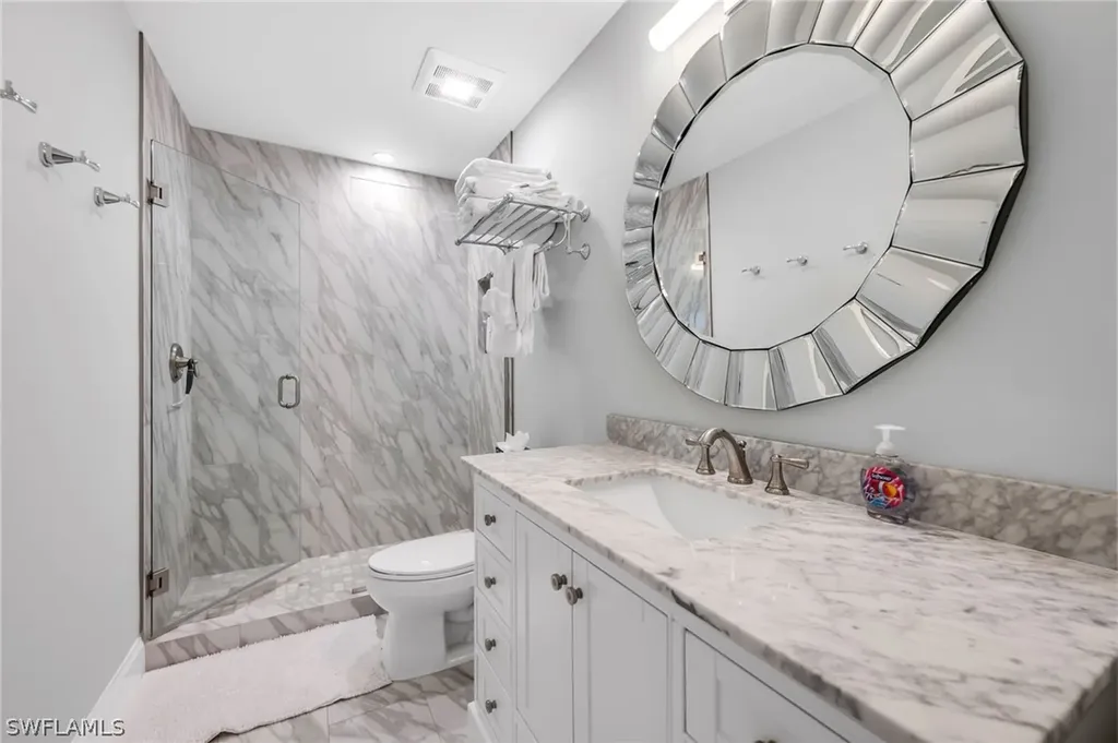 2011 Gulf Shore Boulevard N Naples FL 34102