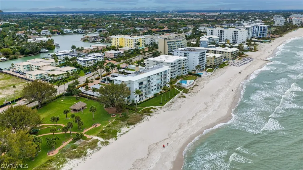 2011 Gulf Shore Boulevard N Naples FL 34102