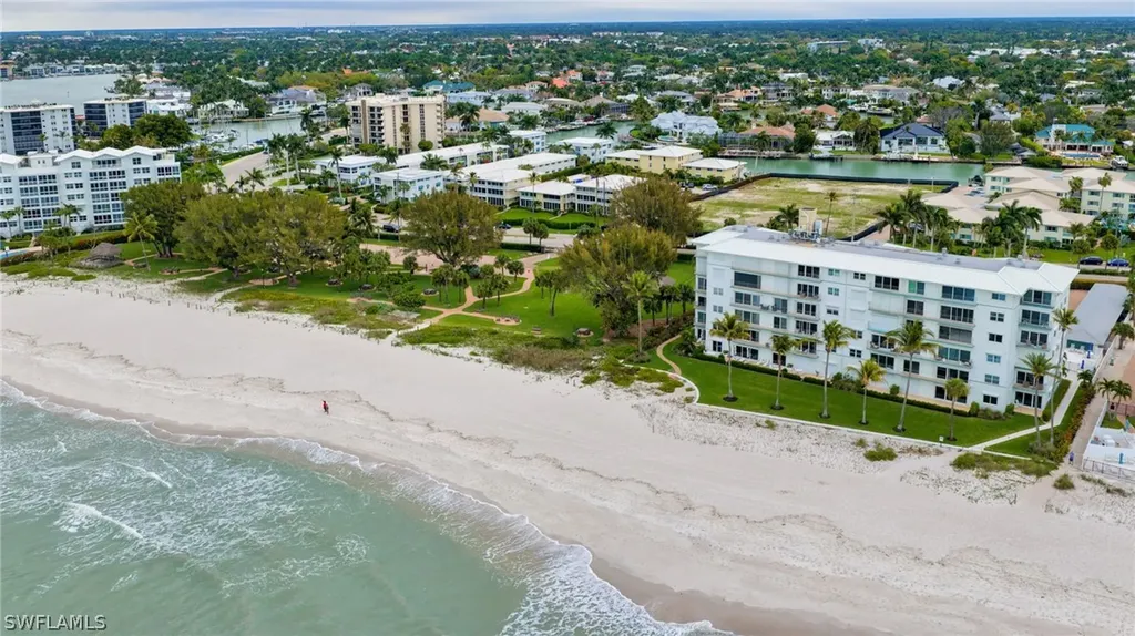 2011 Gulf Shore Boulevard N Naples FL 34102