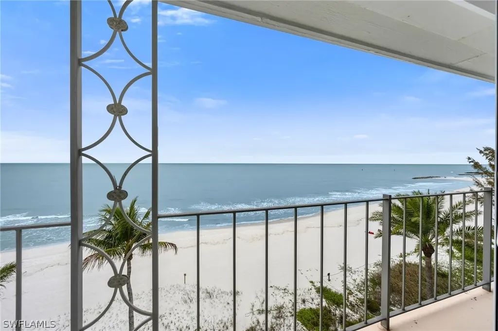 2011 Gulf Shore Boulevard N Naples FL 34102