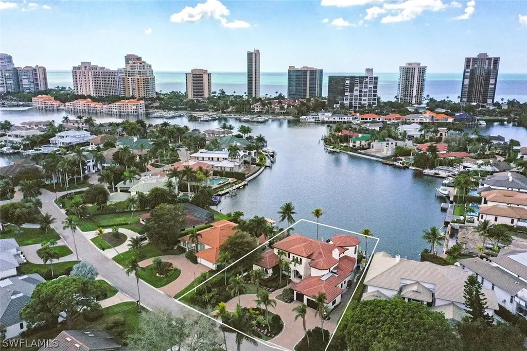 Naples FL, 361 Pirates Bight