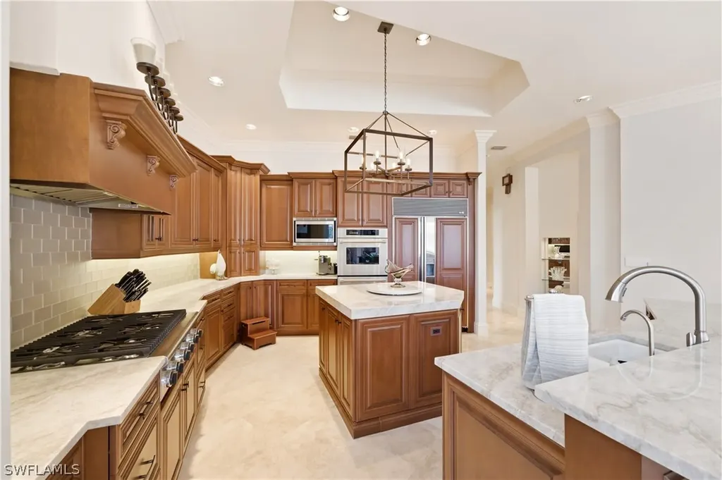 361 Pirates Bight Naples FL 34103