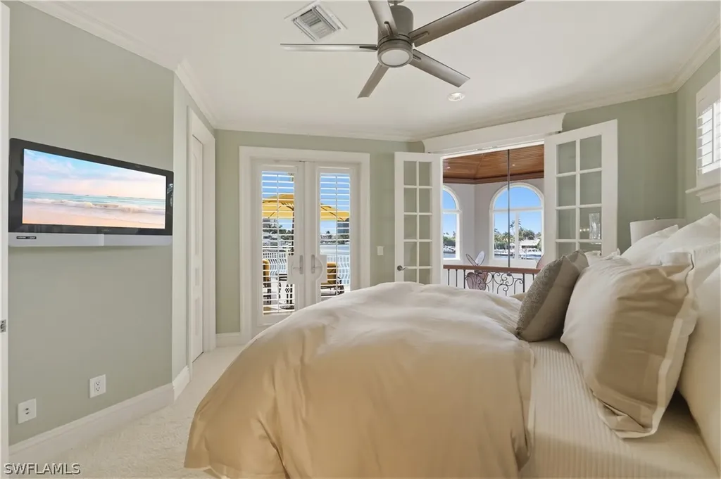 361 Pirates Bight Naples FL 34103