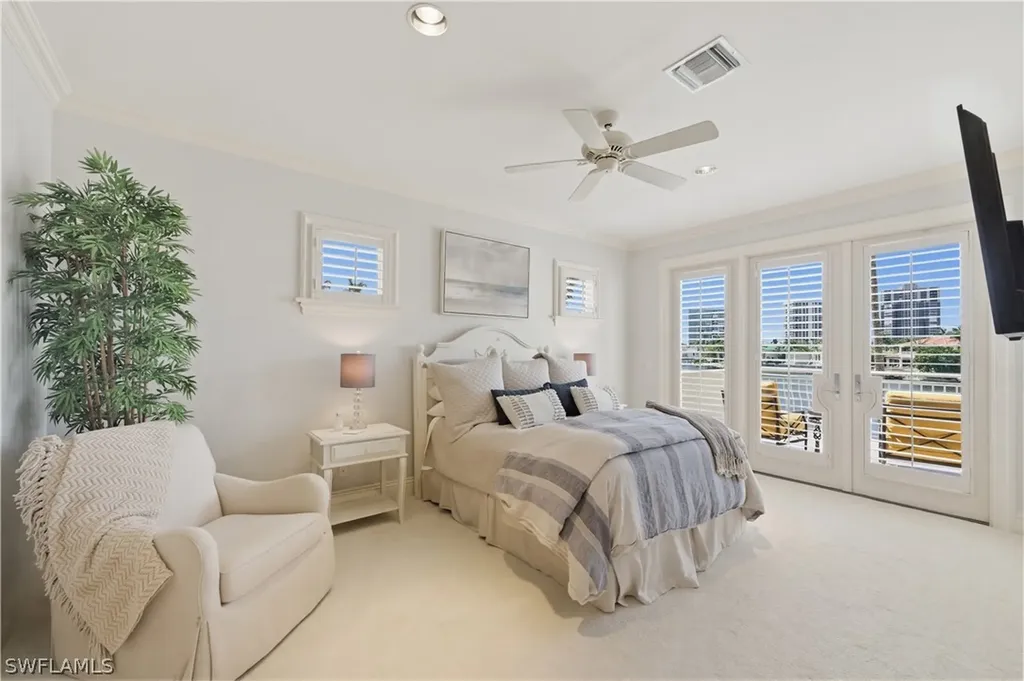 361 Pirates Bight Naples FL 34103