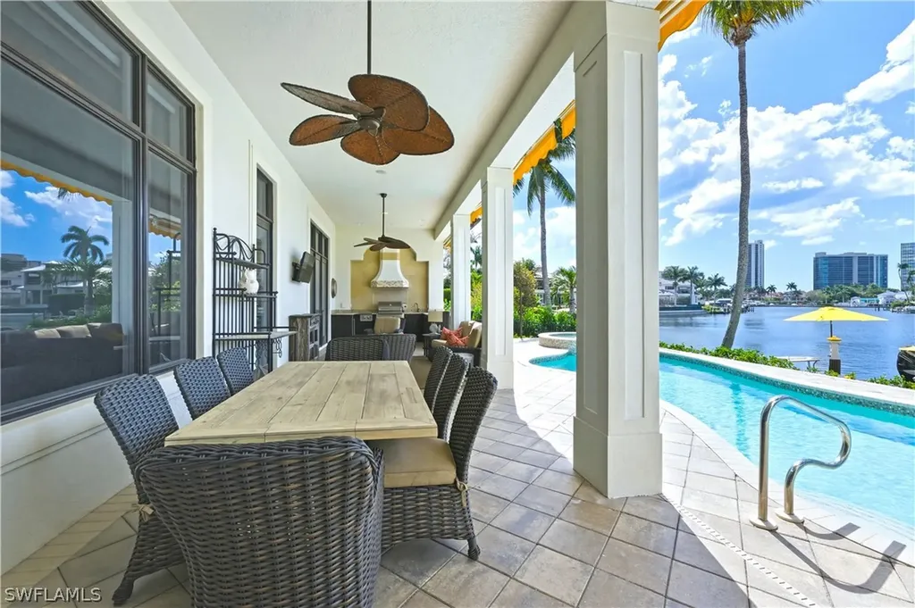 361 Pirates Bight Naples FL 34103