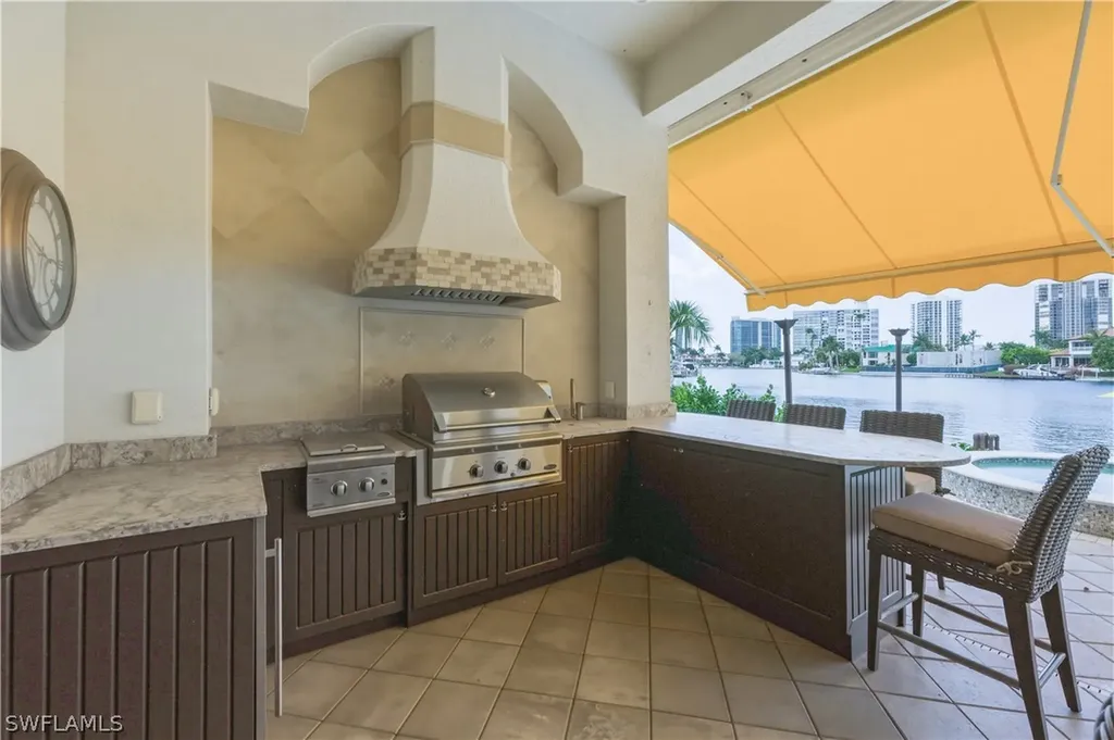 361 Pirates Bight Naples FL 34103