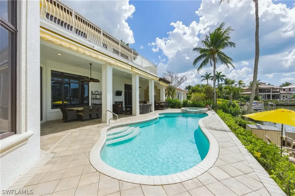361 Pirates Bight Naples FL 34103