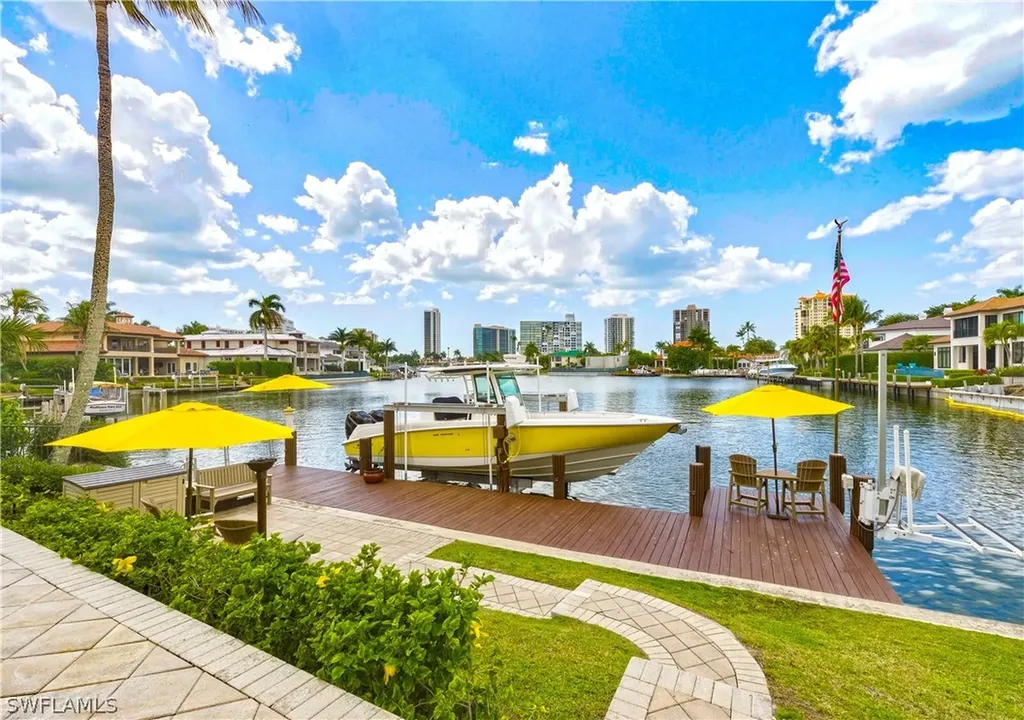 361 Pirates Bight Naples FL 34103