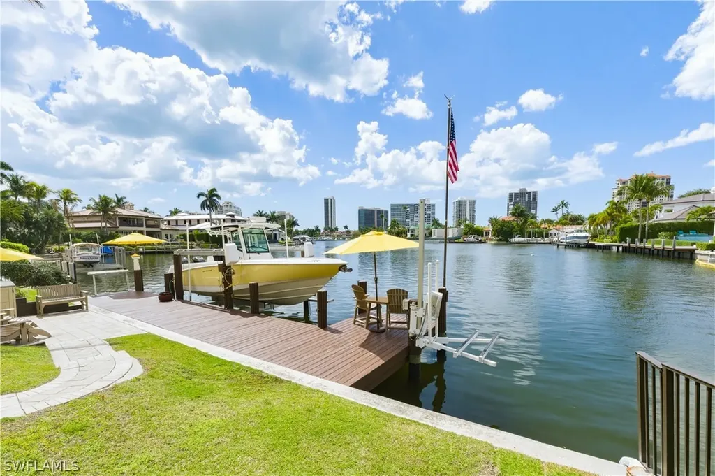 361 Pirates Bight Naples FL 34103