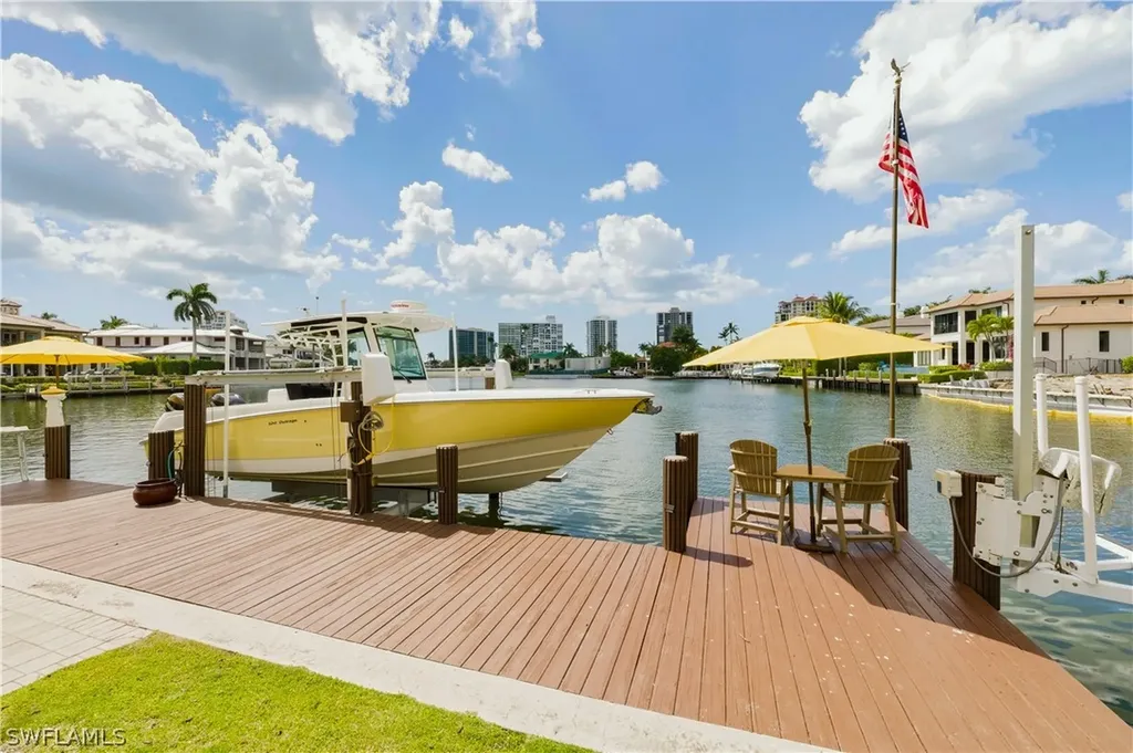 361 Pirates Bight Naples FL 34103