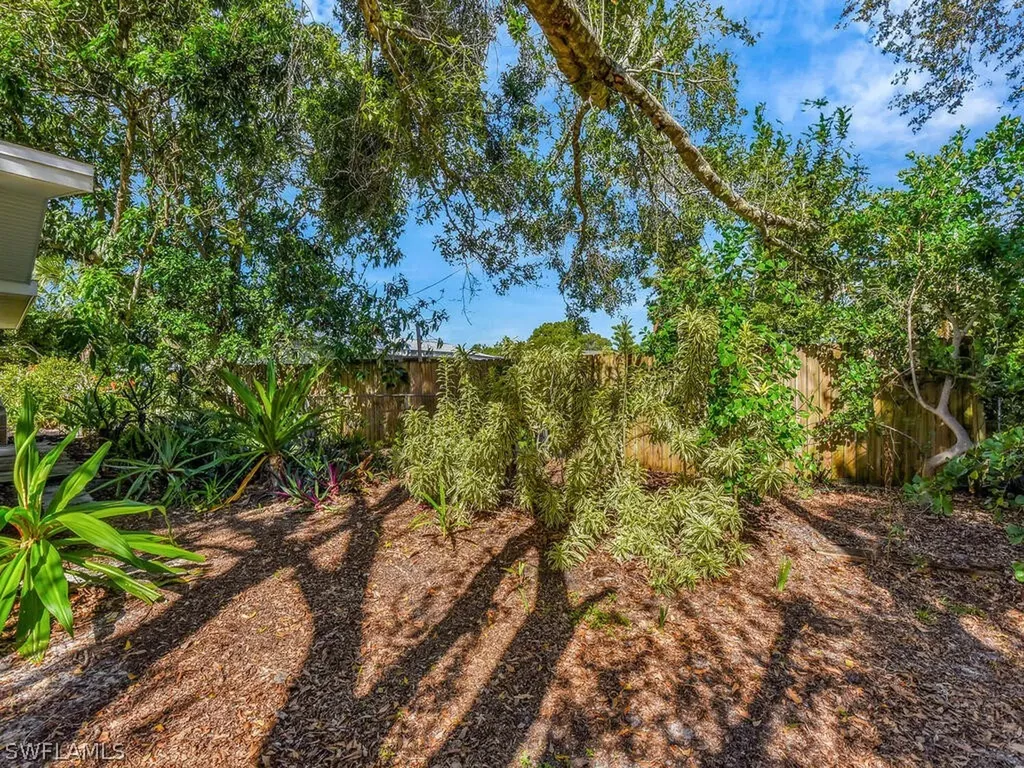 4941 Aztec Circle Naples FL 34112