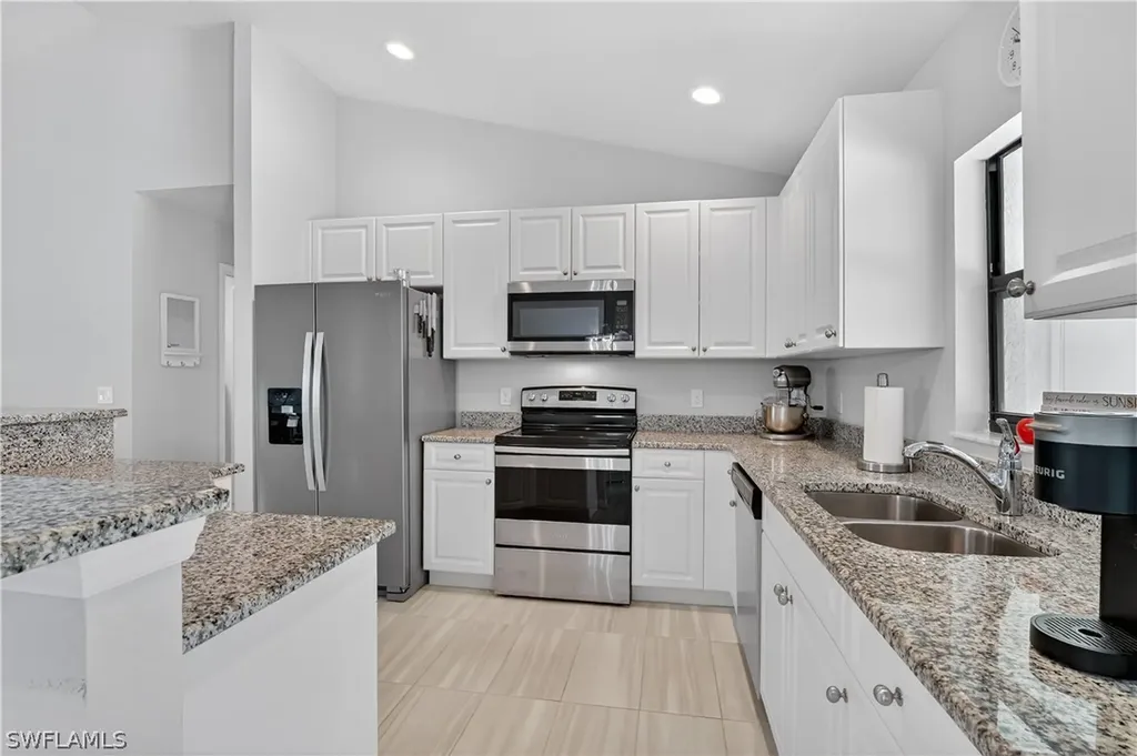 2223 SW 4th Court Cape Coral FL 33991