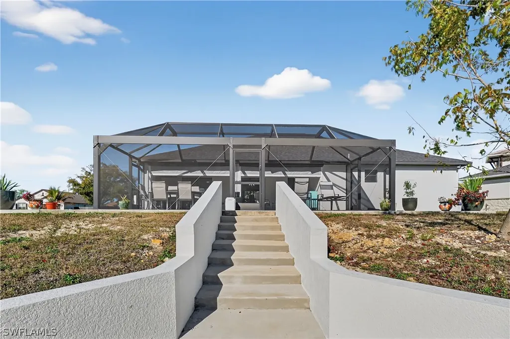 2223 SW 4th Court Cape Coral FL 33991