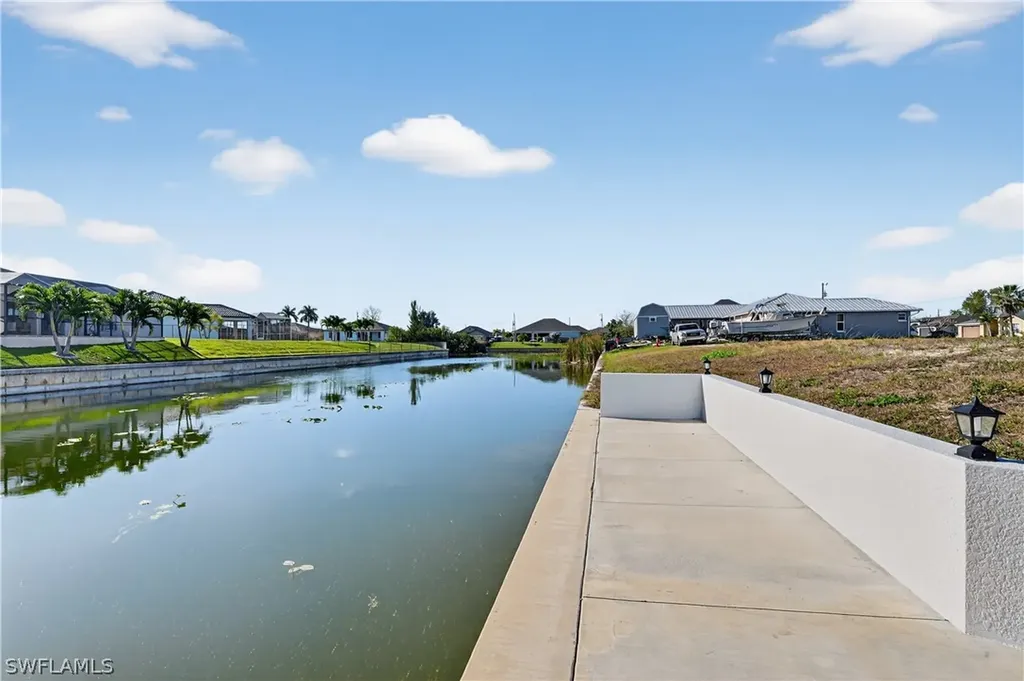 2223 SW 4th Court Cape Coral FL 33991