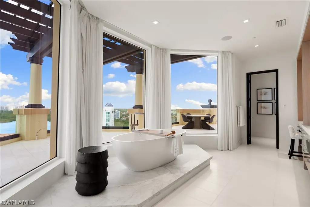 81 Seagate Drive Naples FL 34103