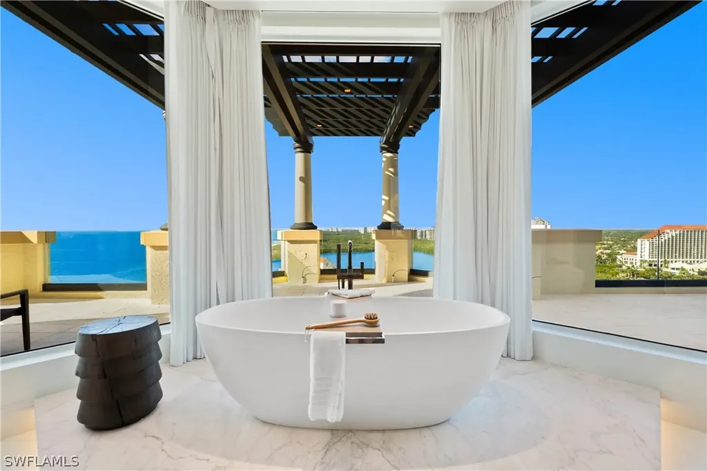 81 Seagate Drive Naples FL 34103